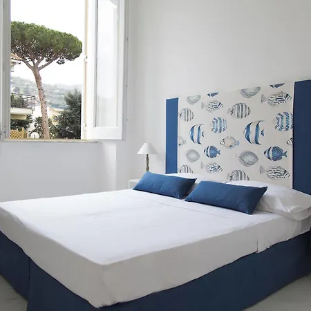Crawford Hotel 4*