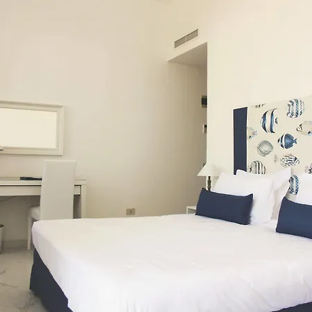 Crawford Hotel 4*